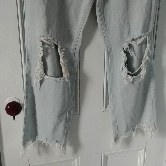 We The Free ladies faded ripped and frayed /cropped button fly jeans sz.30 - Picture 2 of 12